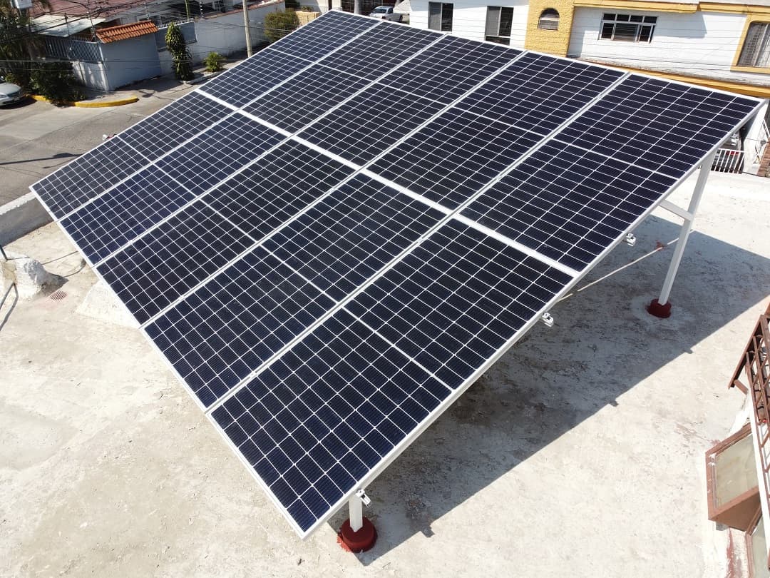 ¿Cómo beneficia un panel solar a mi negocio?