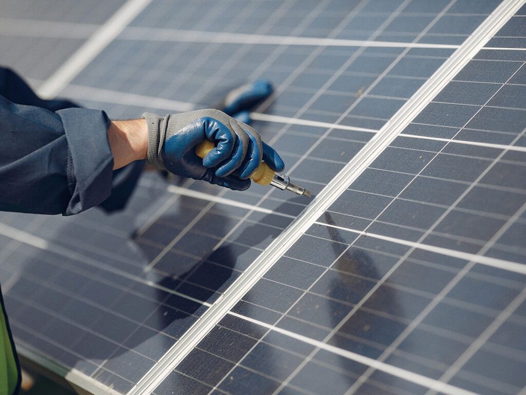 Instalación de paneles solares aumenta eficiencia energética en hogares en 2023